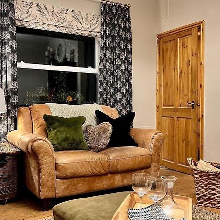 6 - Central Location - Entire House - Free Parking Мертір-Тідвіл Екстер'єр фото