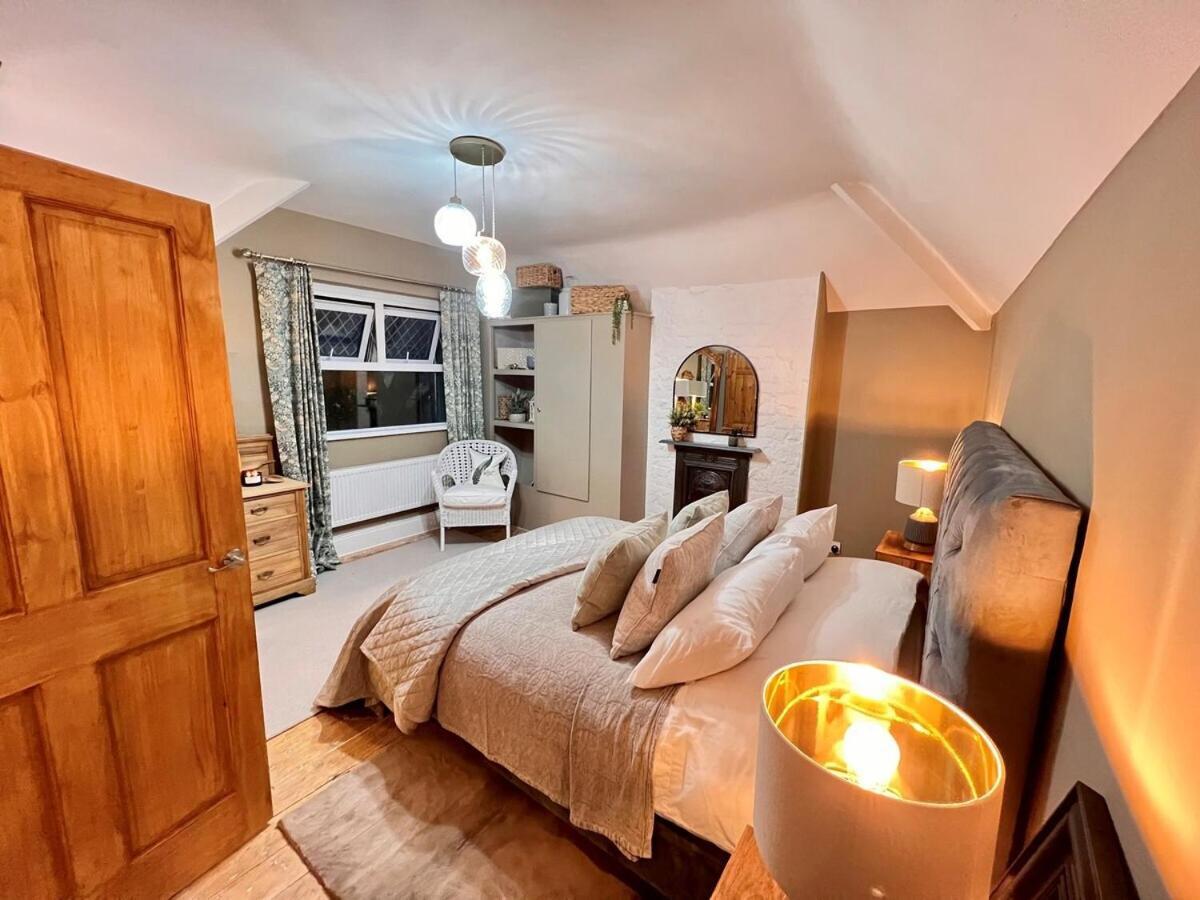 6 - Central Location - Entire House - Free Parking Мертір-Тідвіл Екстер'єр фото
